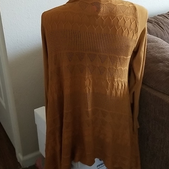 Beautiful NWOT Asymmetrical Cardigan - Picture 4 of 6